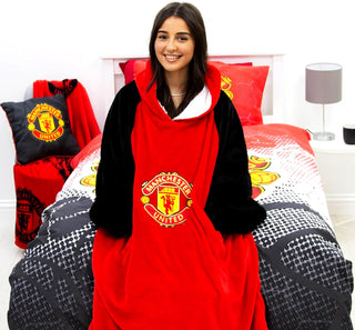 Manchester United FC Hugzee Oversized Wearable Hooded Fleece Super Warm and Cosy Premium Sherpa Lined, Design Perfect For Teens, Women and Men, One Size Suggested Height 110cm+, Red