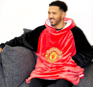Manchester United FC Hugzee Oversized Wearable Hooded Fleece Super Warm and Cosy Premium Sherpa Lined, Design Perfect For Teens, Women and Men, One Size Suggested Height 110cm+, Red